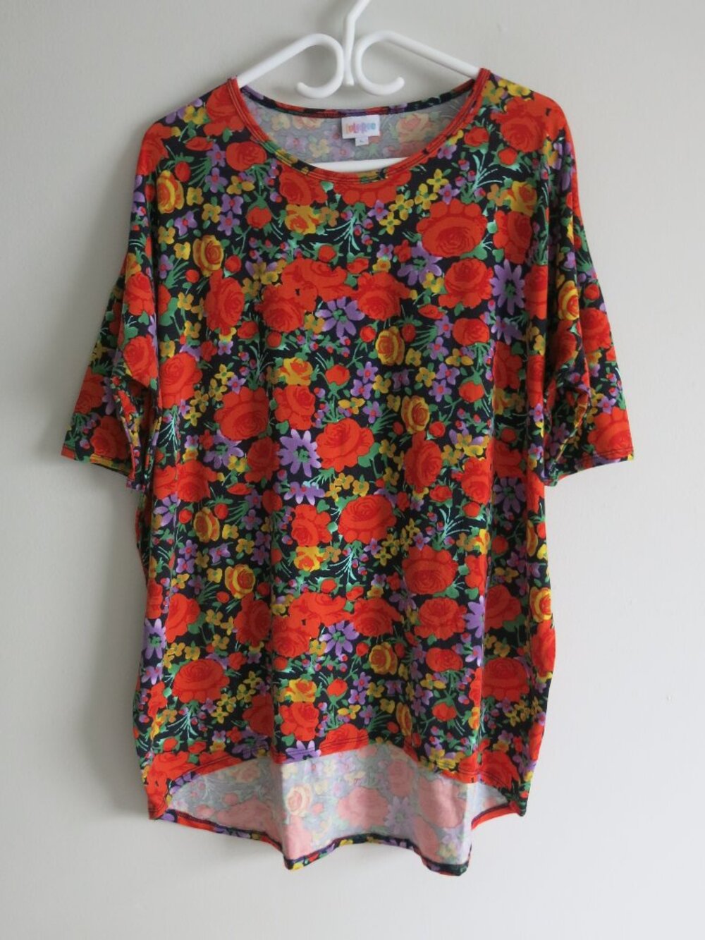 LuLaRoe Multi Color Floral Print Short Sleeve High Low Top Blouse - Size Large